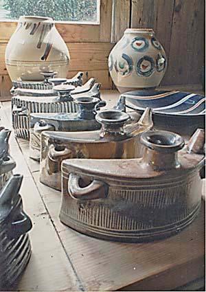 Fig.2.7. Oale, vase, porţelan În tabelul 1. sunt prezentate principalele caracteristici şi domeniile de utilizare ale unor materiale ceramice tradiţionale.