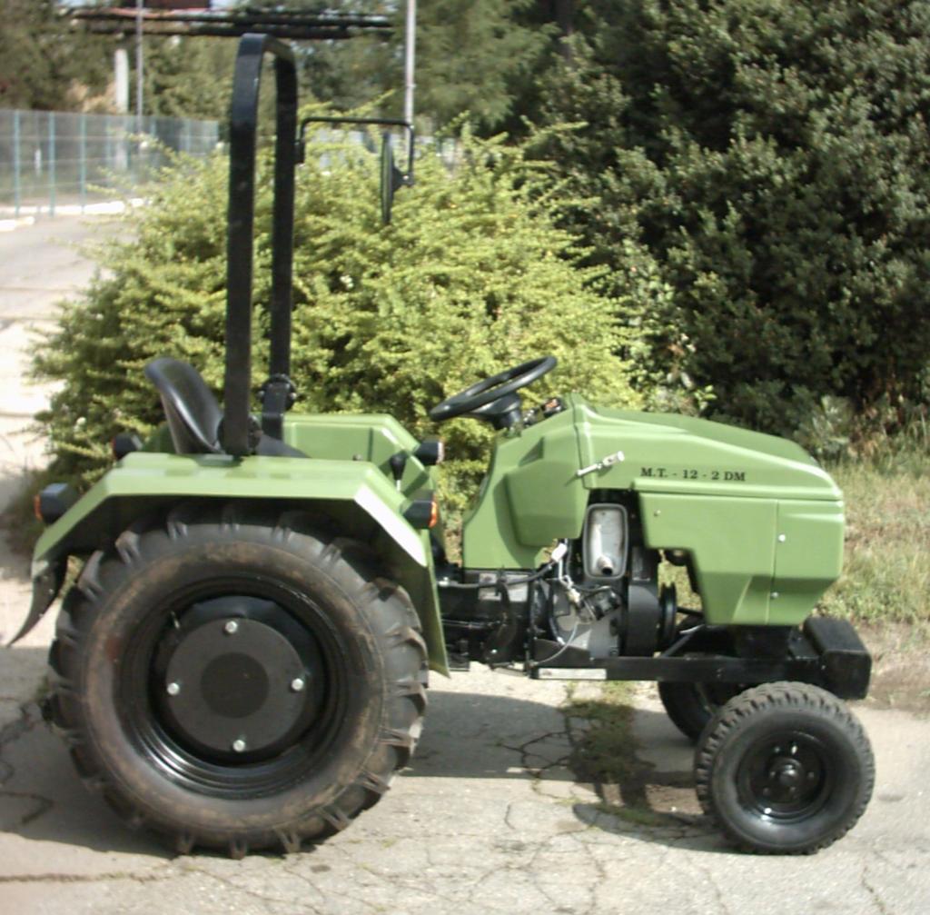 1. INTRODUCERE 1.1. DESTINAŢIA MINITRACTORULUI Tractorul MT 12-2D.M, construit în U.M. MIJA, este un minitractor pe roţi destinat să eecute diverse lucrări agricole şi de transport uşoare în complet cu utilajele proprii.