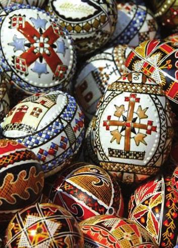 Tradi]ii populare de Pa[ti ÎNTREBĂRI De ce se vopsesc ouăle de Paști în culoarea roșie? Care este cea mai frumoasă tradiție populară de Paști?