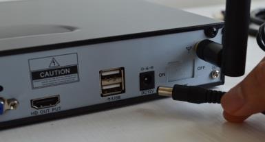 vizionare. Pasul 3: Conectarea mouse-ului la unitatea NVR.