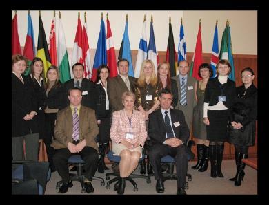 Training Internaţional Politicile de vecinătate a Uniunii Europene şi Alianţei Nord-Atlantice: noi dimensiuni de cooperare regională Perioada: 28 30 noiembrie, 2007 Co-organizatori: Ministerul