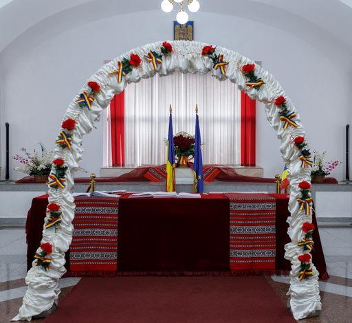 Dragobetele - ziua îndrăgostiților la români a fost sărbătorită în data de 24 februarie prin organizarea în cadru festiv al oficierii căsătoriei.