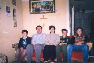 Eu și doi frați am devenit preoți ai Bisericii Greco-Catolice și am fost hirotoniți în biserica subterană între 1975-1978 (sub regimul comunist al lui Ceaușescu) de către episcopul Ioan Dragomir.